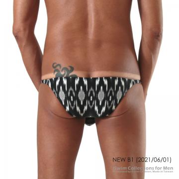 4D bulge string bikini underwear (3/4 back) - 1 (thumb)